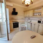 марсель 2 к возле моря *
